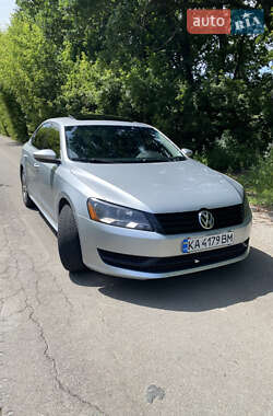 Седан Volkswagen Passat 2012 в Киеве