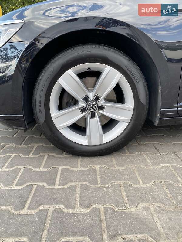 Універсал Volkswagen Passat 2021 в Дніпрі