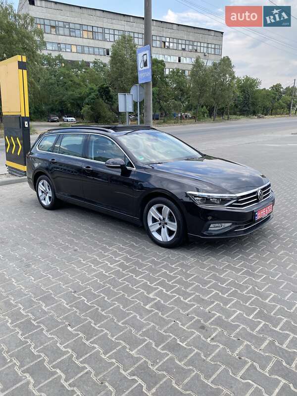 Універсал Volkswagen Passat 2021 в Дніпрі