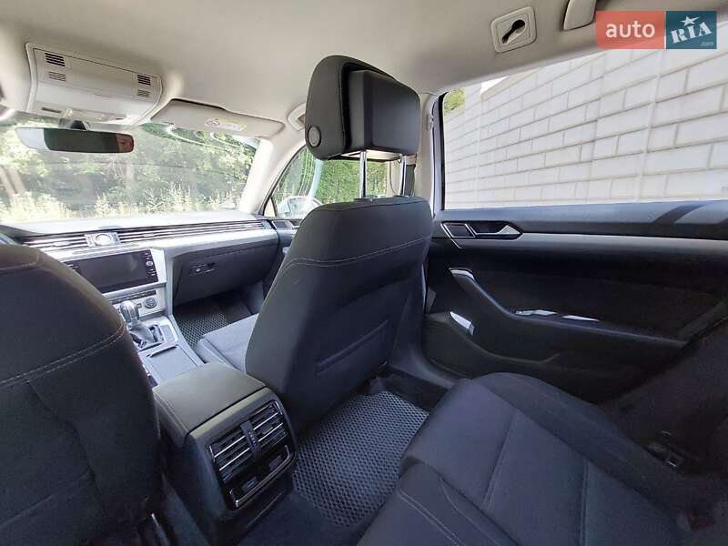 Универсал Volkswagen Passat 2017 в Тернополе фото 22 Универсал Volkswagen Passat 2017 в Тернополе