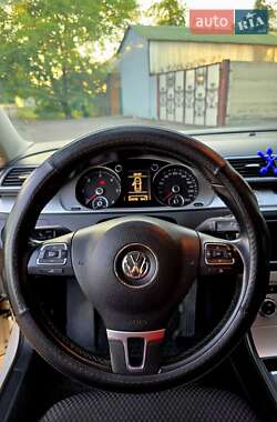 Седан Volkswagen Passat 2012 в 