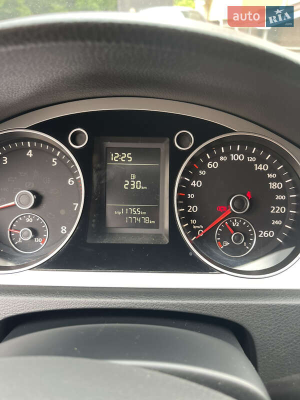 Седан Volkswagen Passat 2010 в Крюковщине