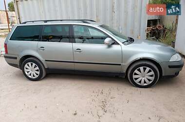Универсал Volkswagen Passat 2004 в Обухове