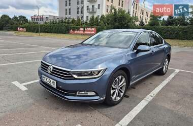 Седан Volkswagen Passat 2015 в Львові