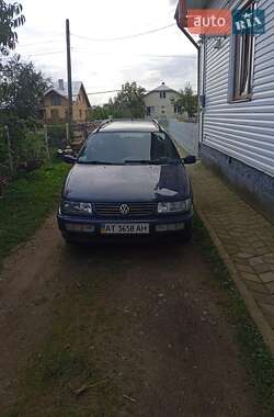 Універсал Volkswagen Passat 1996 в Перегінське