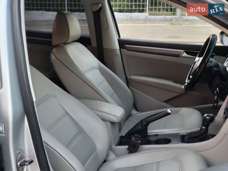 Седан Volkswagen Passat 2016 в Кропивницком