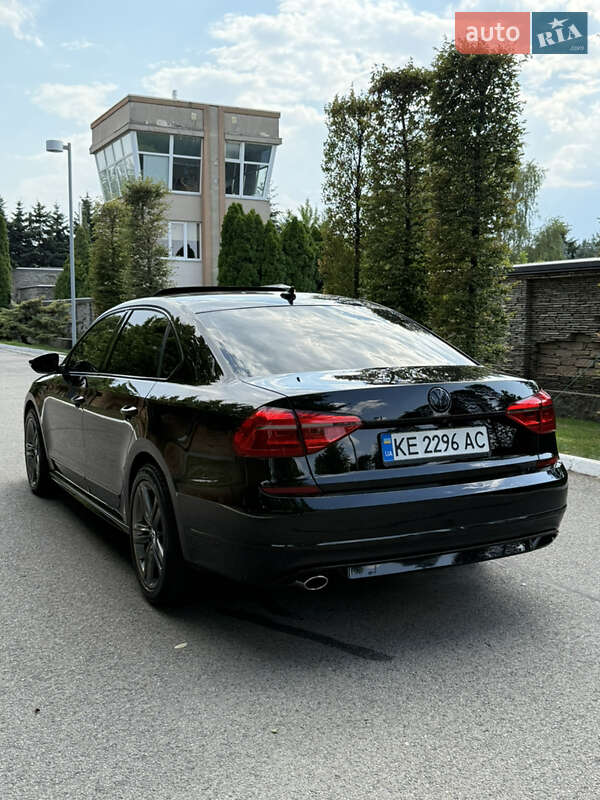 Седан Volkswagen Passat 2016 в Днепре