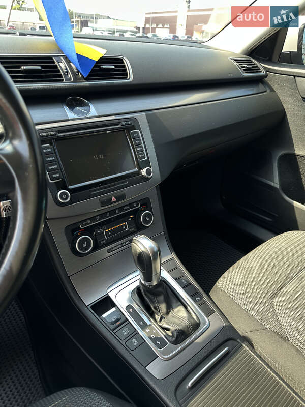 Универсал Volkswagen Passat 2011 в Черкассах