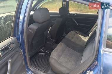 Седан Volkswagen Passat 2000 в 