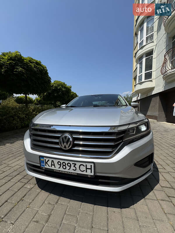 Седан Volkswagen Passat 2020 в Ивано-Франковске
