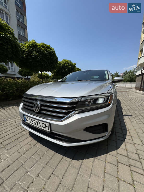 Седан Volkswagen Passat 2020 в Ивано-Франковске