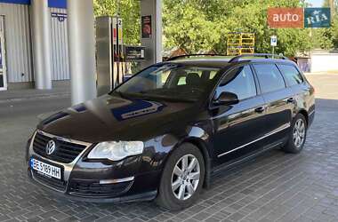 Універсал Volkswagen Passat 2006 в Миколаєві