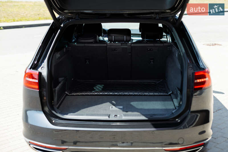 Універсал Volkswagen Passat 2019 в Києві