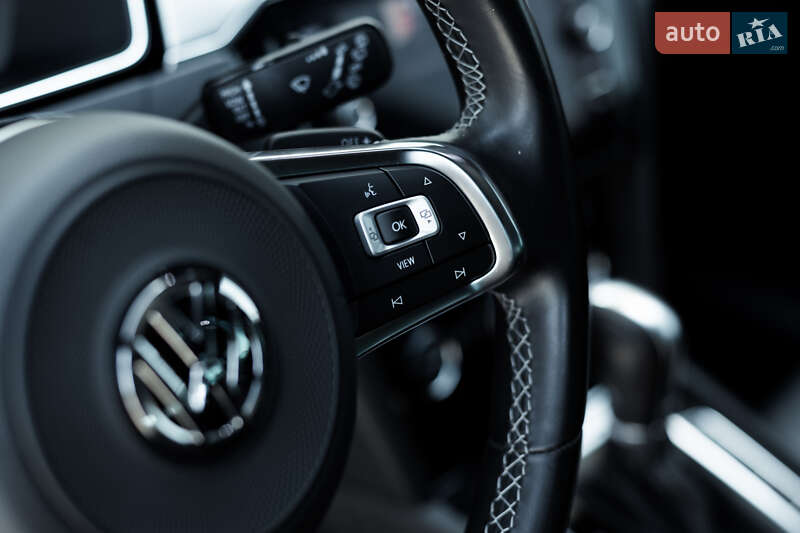 Універсал Volkswagen Passat 2019 в Києві