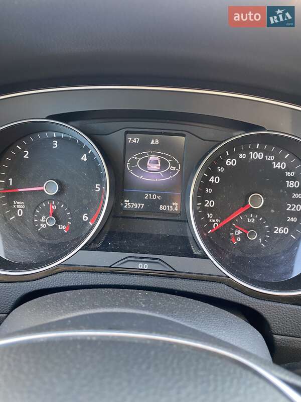 Седан Volkswagen Passat 2015 в Хусті