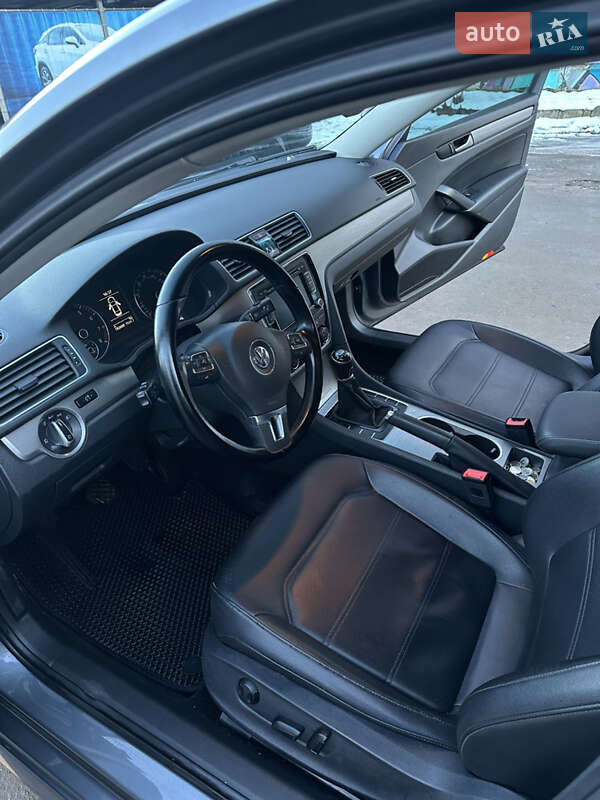 Седан Volkswagen Passat 2014 в Львове