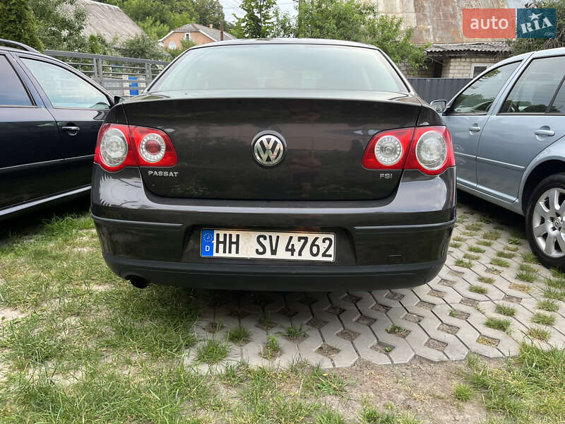 Седан Volkswagen Passat 2005 в Звягелі