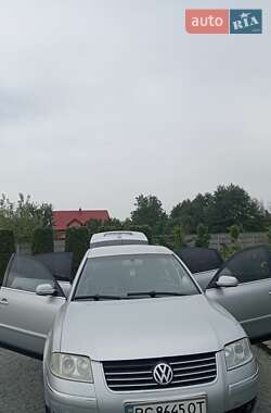 Седан Volkswagen Passat 2003 в Жовкві