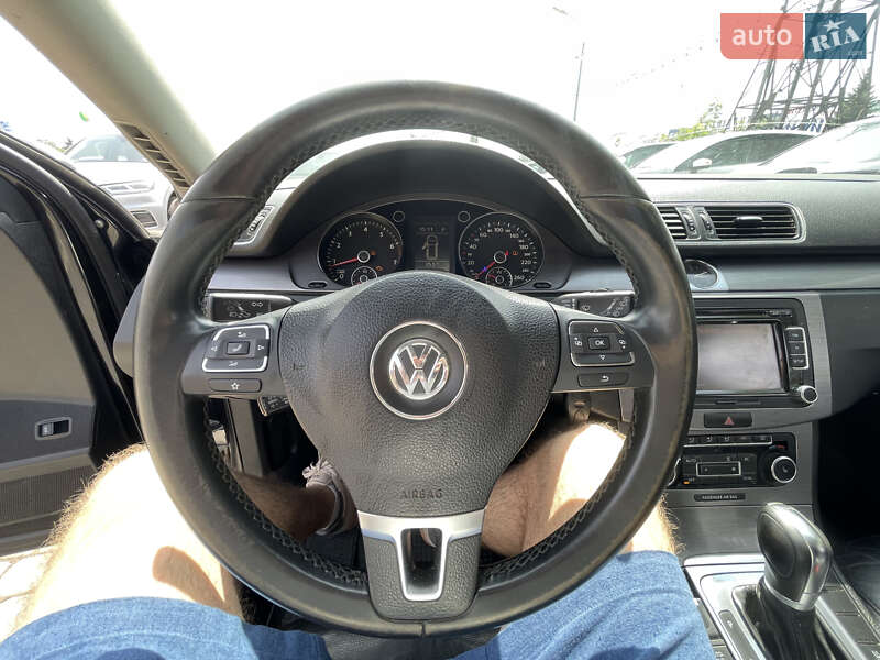 Универсал Volkswagen Passat 2011 в Львове