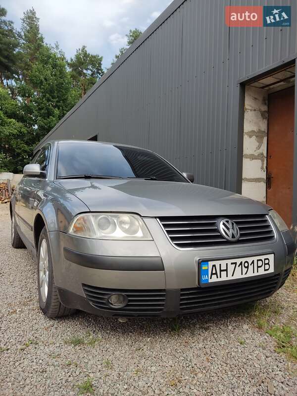 Седан Volkswagen Passat 2003 в Українці