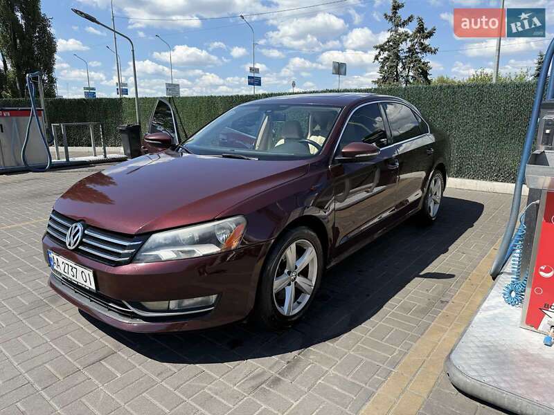 Седан Volkswagen Passat 2012 в Киеве