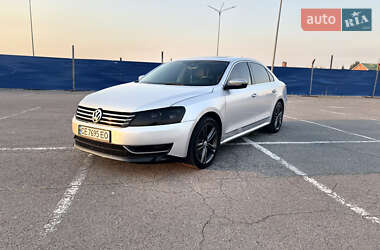 Седан Volkswagen Passat 2013 в Харькове