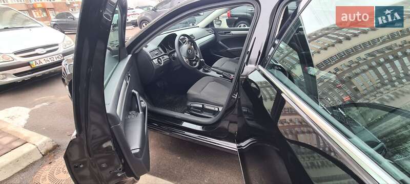 Седан Volkswagen Passat 2016 в Киеве