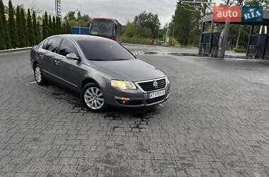 Седан Volkswagen Passat 2005 в Надворной