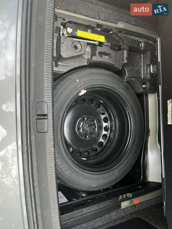 Седан Volkswagen Passat 2005 в Надворной фото 20 Седан Volkswagen Passat 2005 в Надворной