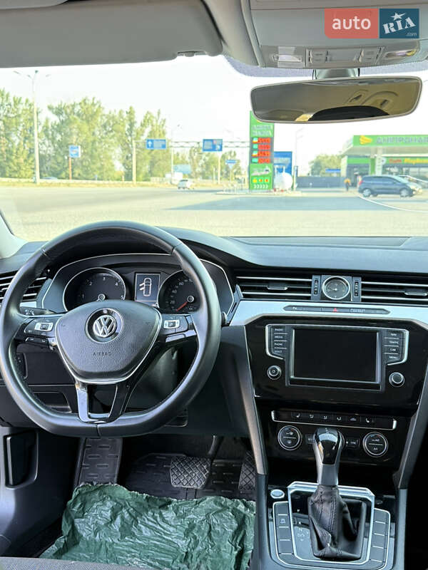 Универсал Volkswagen Passat 2015 в Днепре