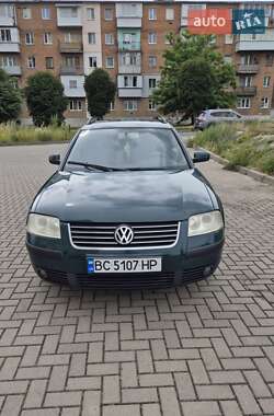 Универсал Volkswagen Passat 2002 в Сокале