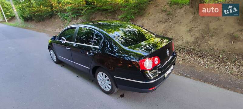 Седан Volkswagen Passat 2008 в Мукачевому
