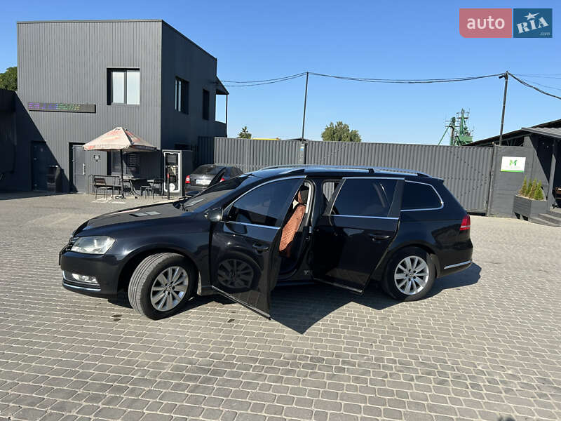 Универсал Volkswagen Passat 2011 в Хмельницком