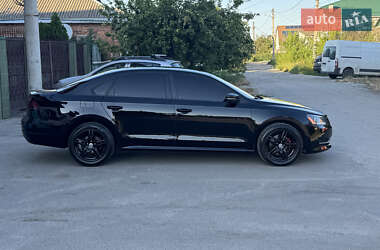 Седан Volkswagen Passat 2013 в Харькове