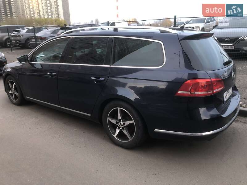 Універсал Volkswagen Passat 2011 в Ємільчиному