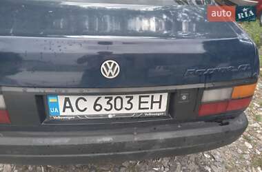 Седан Volkswagen Passat 1992 в Славуте