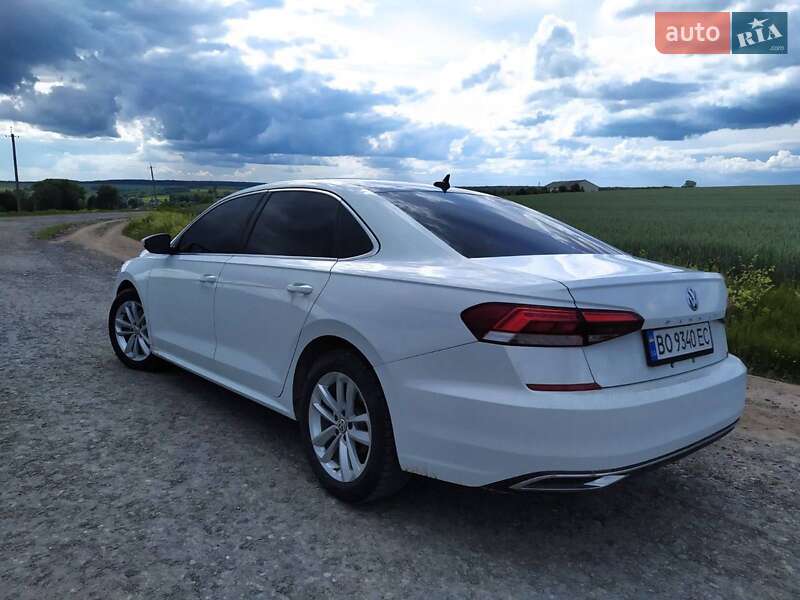 Седан Volkswagen Passat 2020 в Львові