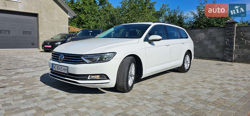 Універсал Volkswagen Passat 2016 в Нововолинську