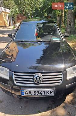 Седан Volkswagen Passat 2002 в Киеве