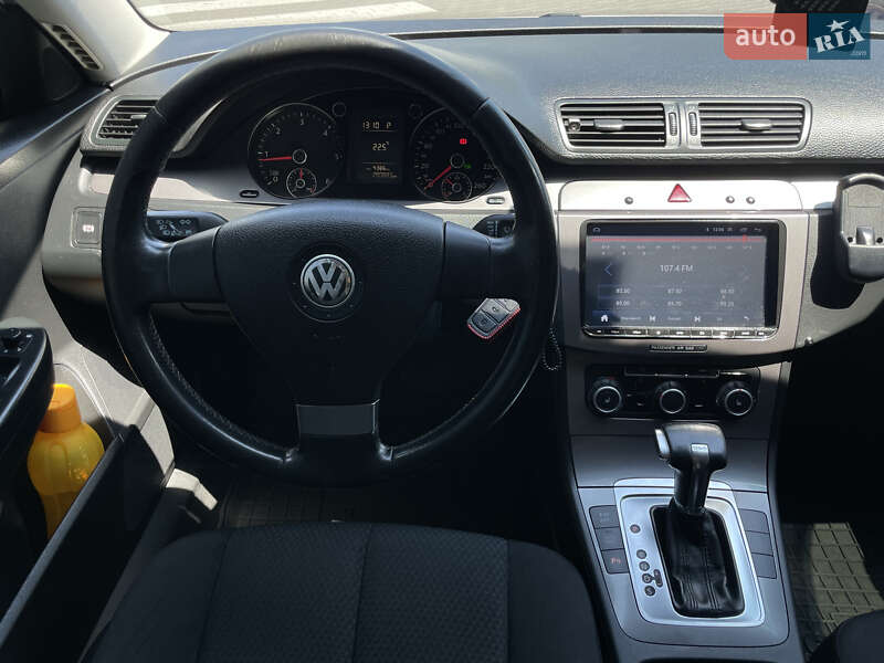 Универсал Volkswagen Passat 2010 в Одессе