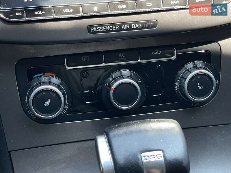 Универсал Volkswagen Passat 2010 в Одессе