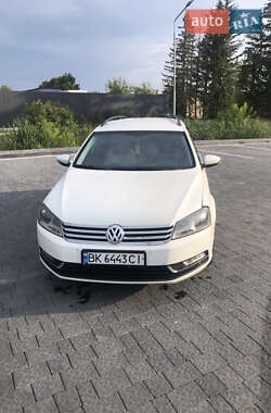 Універсал Volkswagen Passat 2011 в Самборі