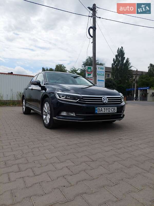 Седан Volkswagen Passat 2019 в Черновцах