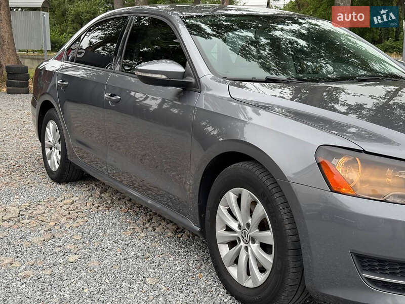 Седан Volkswagen Passat 2012 в Стрые