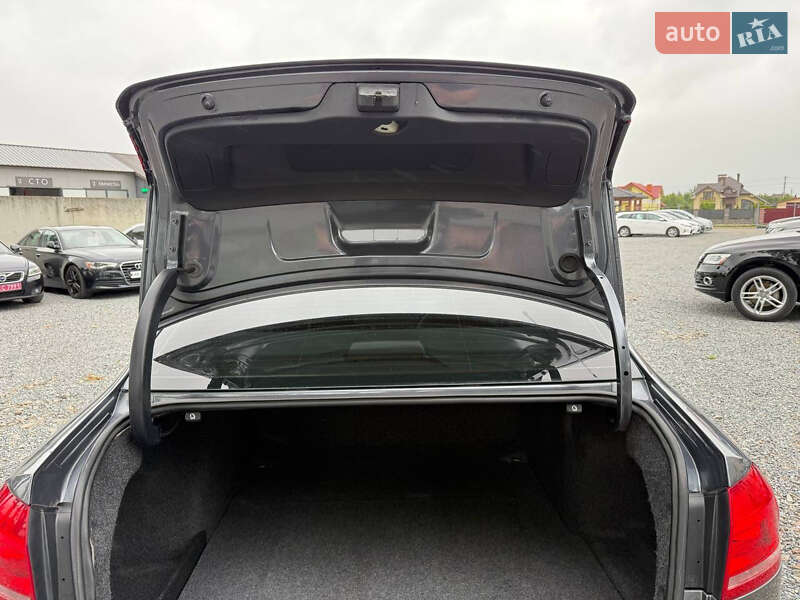 Седан Volkswagen Passat 2012 в Стрые