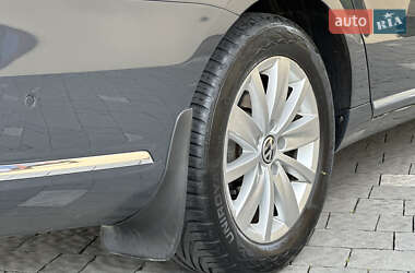 Універсал Volkswagen Passat 2013 в 