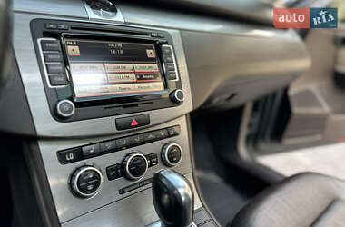Універсал Volkswagen Passat 2013 в 