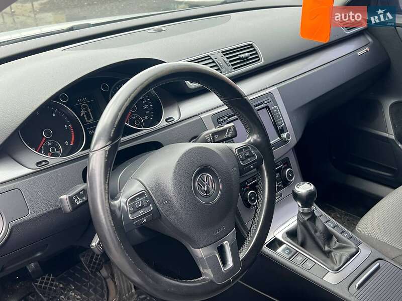 Универсал Volkswagen Passat 2011 в Ужгороде