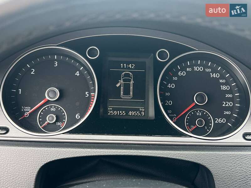 Универсал Volkswagen Passat 2011 в Ужгороде