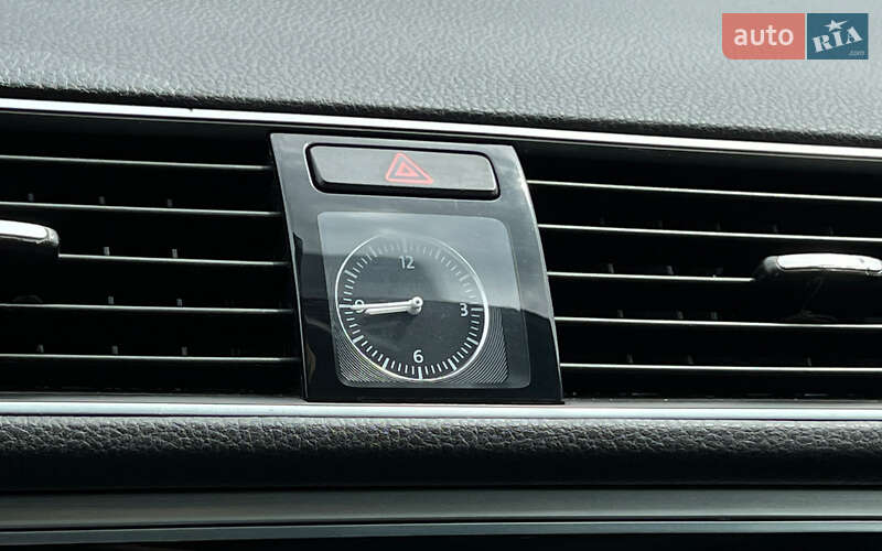 Седан Volkswagen Passat 2011 в Львове